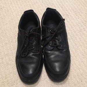 Bass black leather shoes